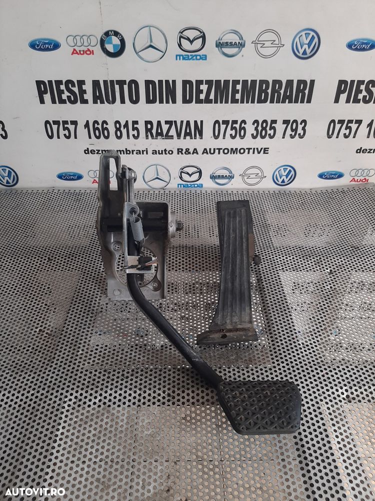 Pod Pedalier Pedala Frana Acceleratie Land Rover Range Rover Vogue L322 An 2005-2006-2007-2008-2009-2010-2011 Volan Stanga 3.6 TDV8 Motor 368DT Dezmembrez Land Rover Range Rover Vogue 3.6 Tdv8 Motor 368DT An 2005-2006-2007-2008-2009-2010 - 1