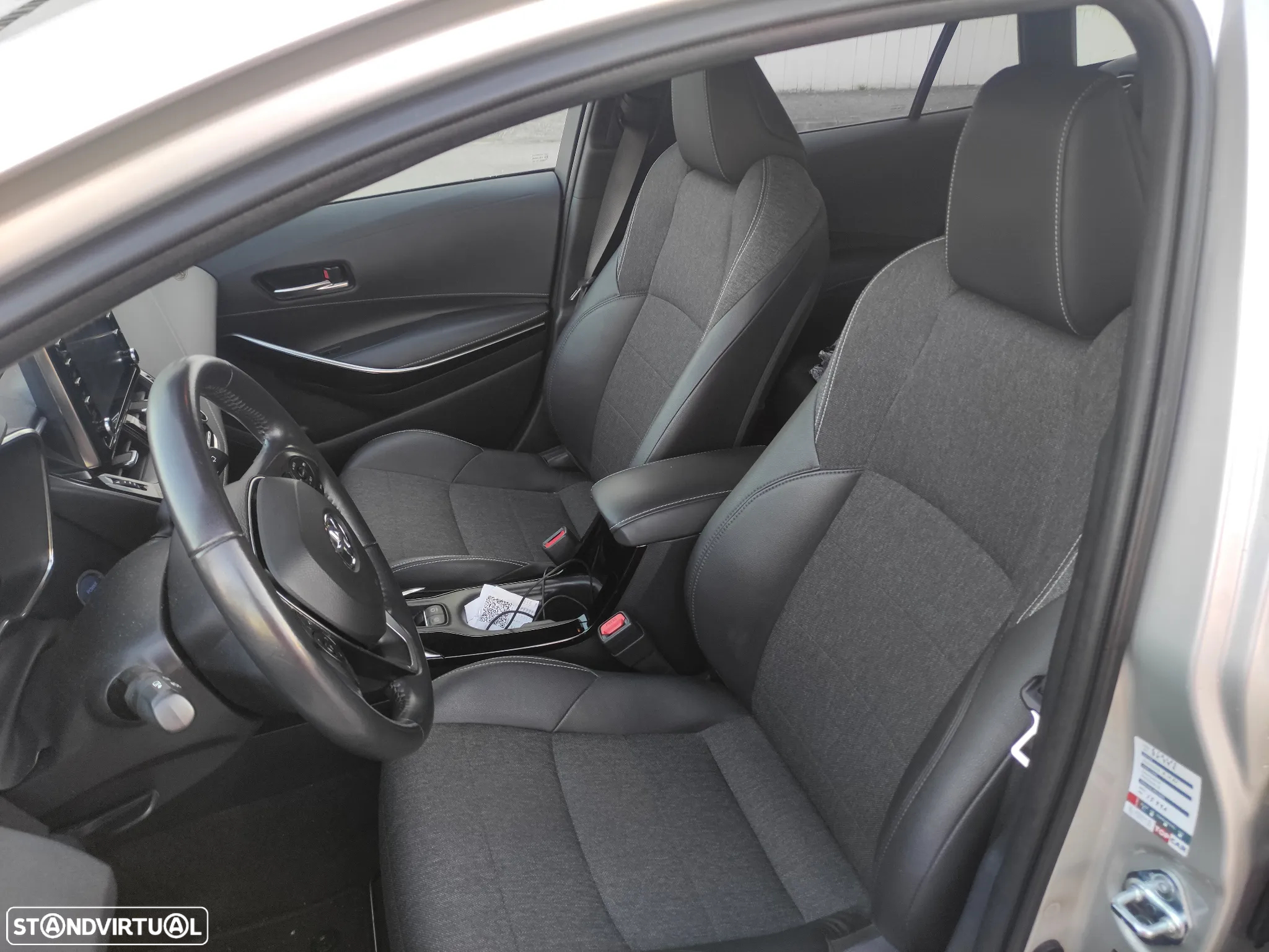 Toyota Corolla Touring Sports 1.8 Hybrid Comfort+P.Sport - 10
