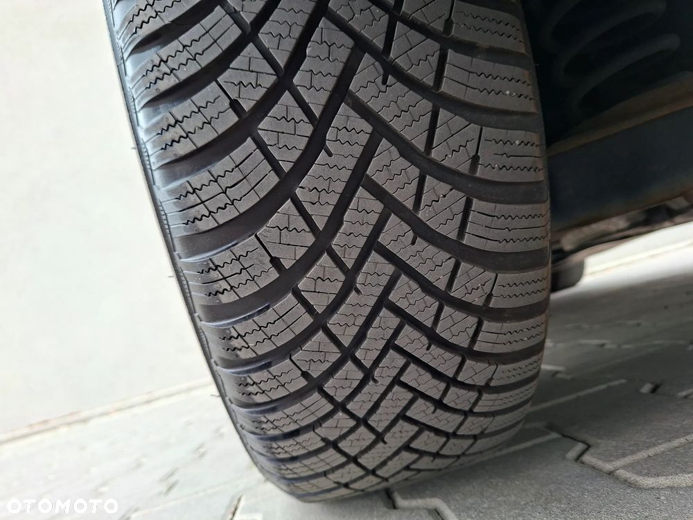 Volkswagen Passat - 16