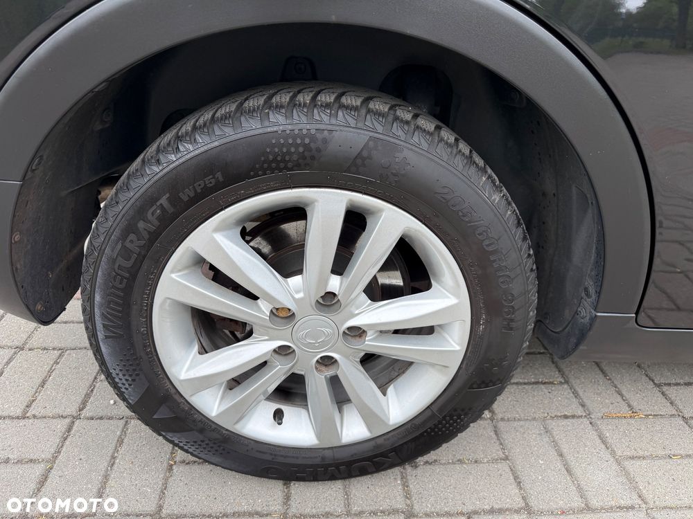 SsangYong/KGM Tivoli e-XGi 160 2WD Black+White - 35