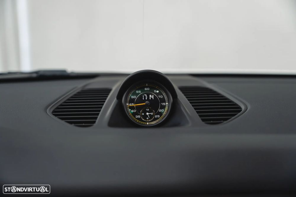 Porsche 911 Série F - 32