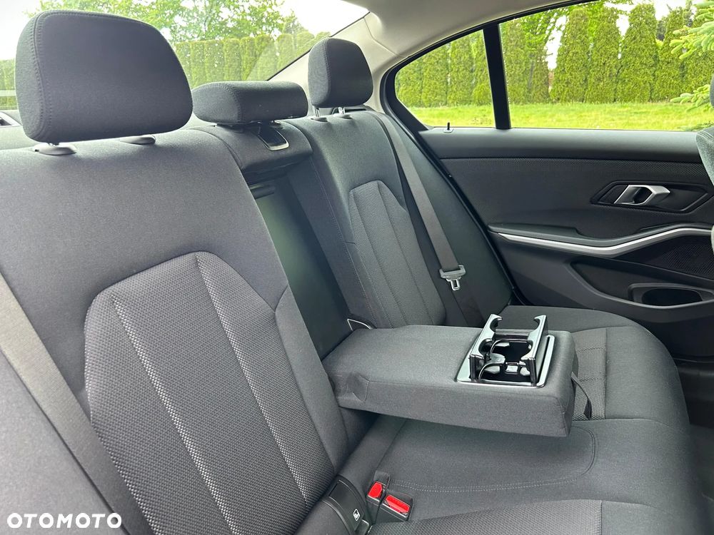 BMW Seria 3 - 39
