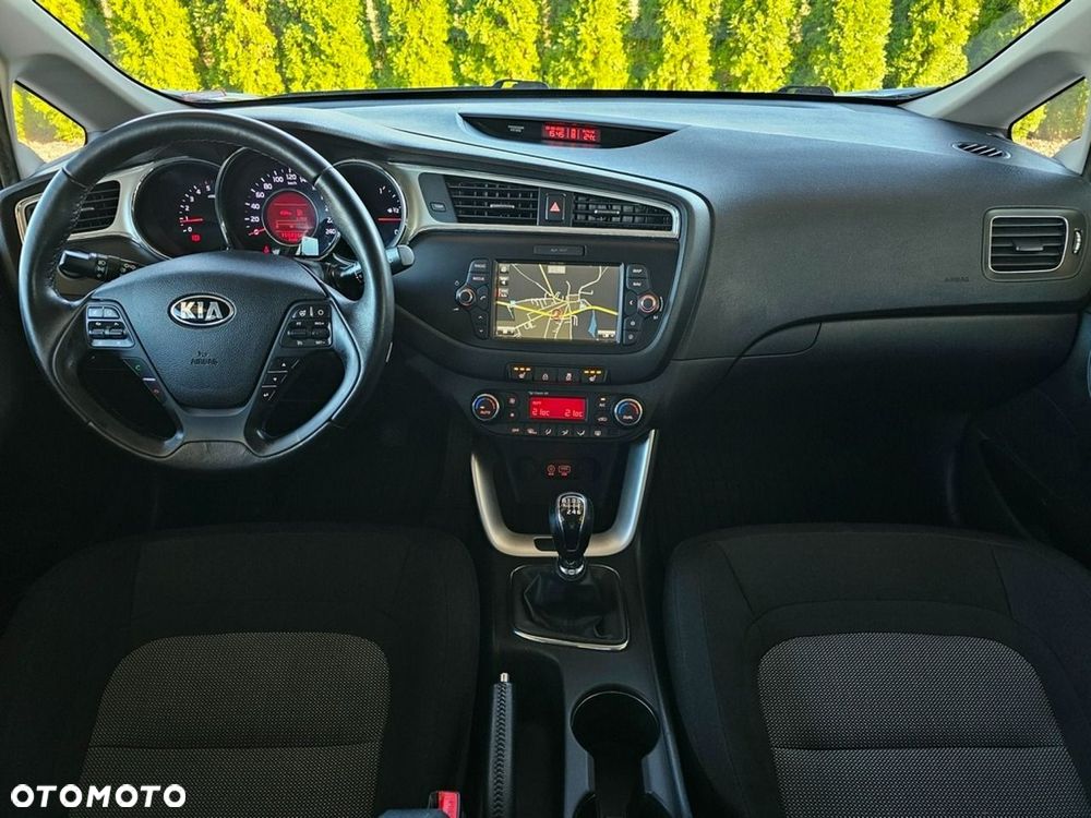 Kia Ceed - 27