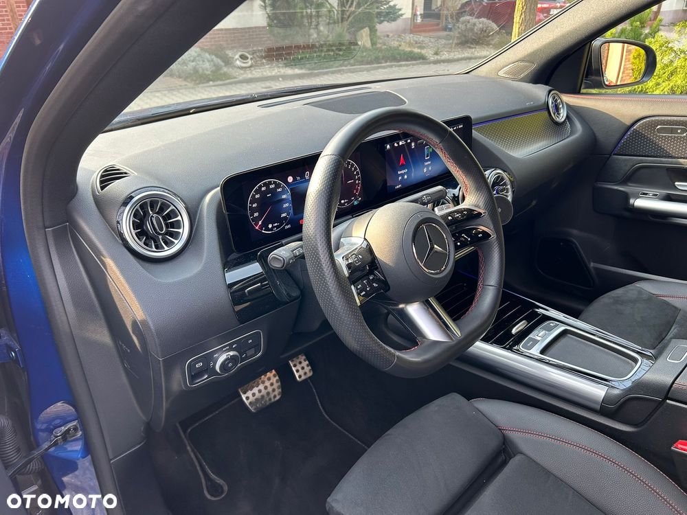 Mercedes-Benz GLA 250e AMG Line - 16