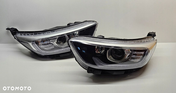 KIA STONIC S-TONIC REFLEKTOR LEWY PRAWY SOCZEWKA Z LED LAMPA