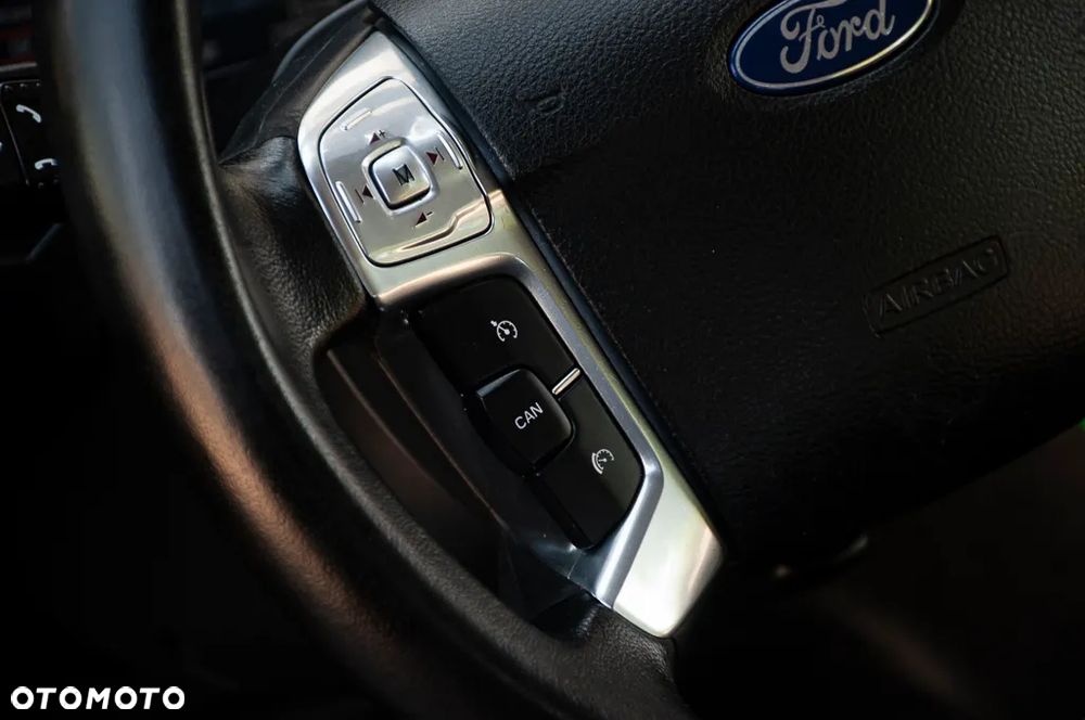 Ford S-Max 2.0 TDCi DPF Ambiente - 32