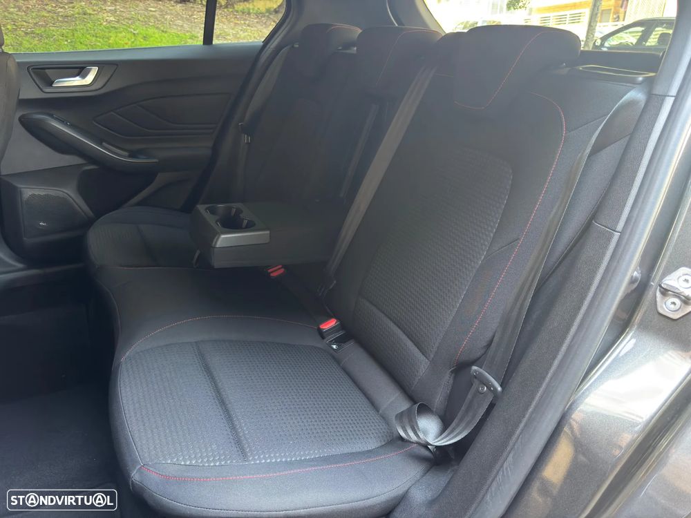 Ford Focus 1.0 EcoBoost MHEV ST-Line - 14