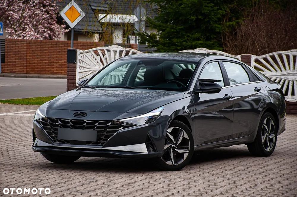Hyundai Elantra 1.6 Executive CVT - 1