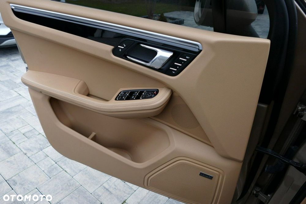 Porsche Macan S - 20