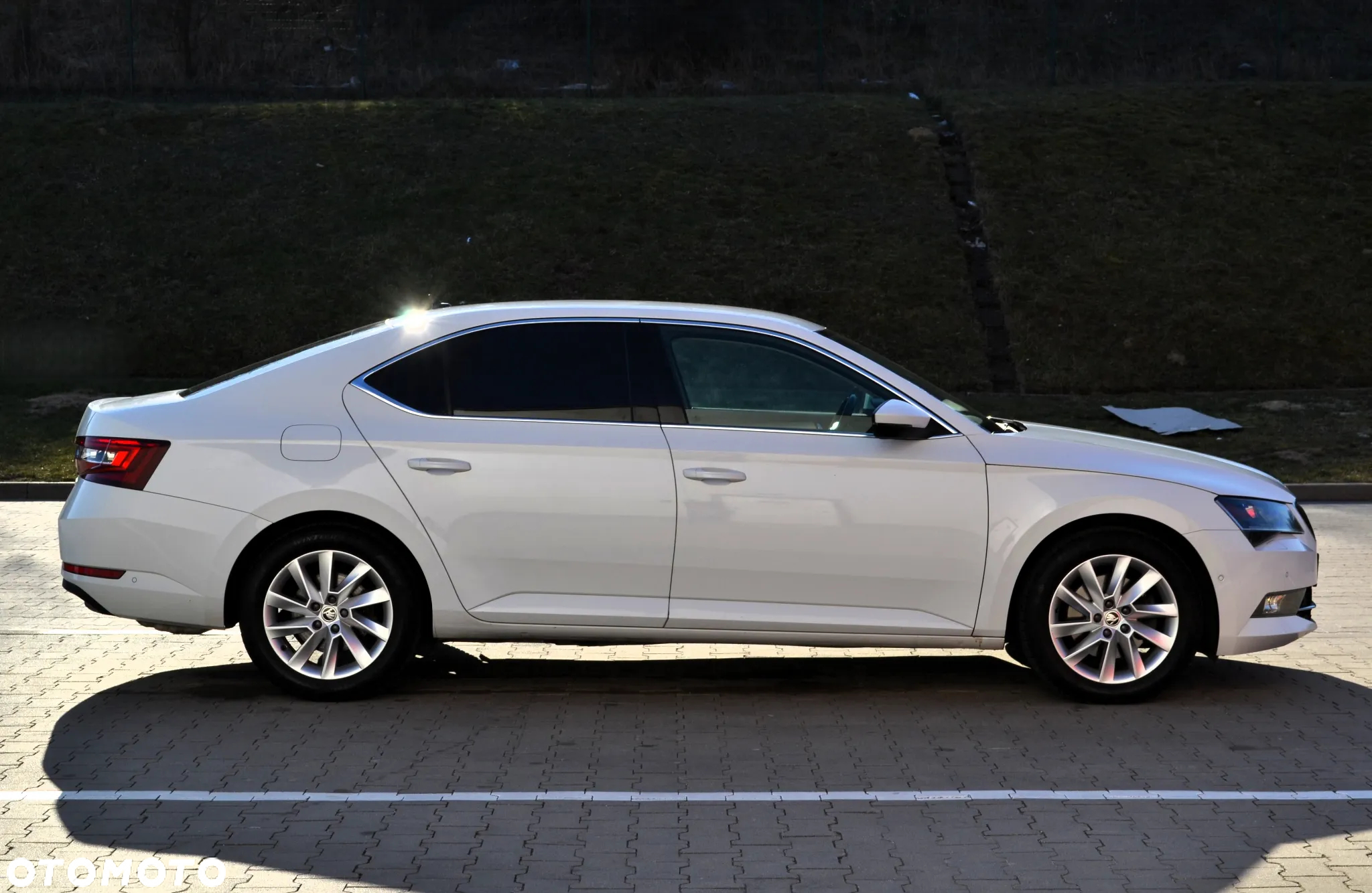 Skoda Superb 2.0 TSI Ambition DSG - 28