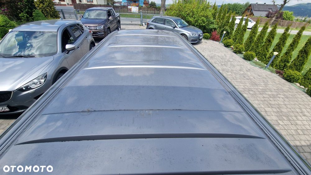 Volkswagen Caravelle - 18