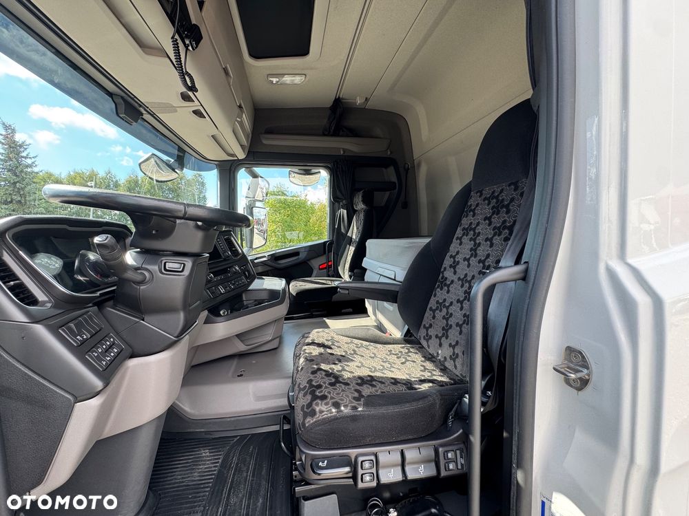 Scania R 450 KONTENER / IZOTERMA 7.40m - WINDA - 19