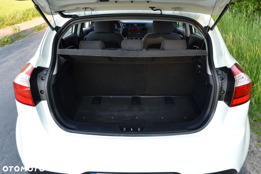 Kia Rio 1.2 Business Line - 13