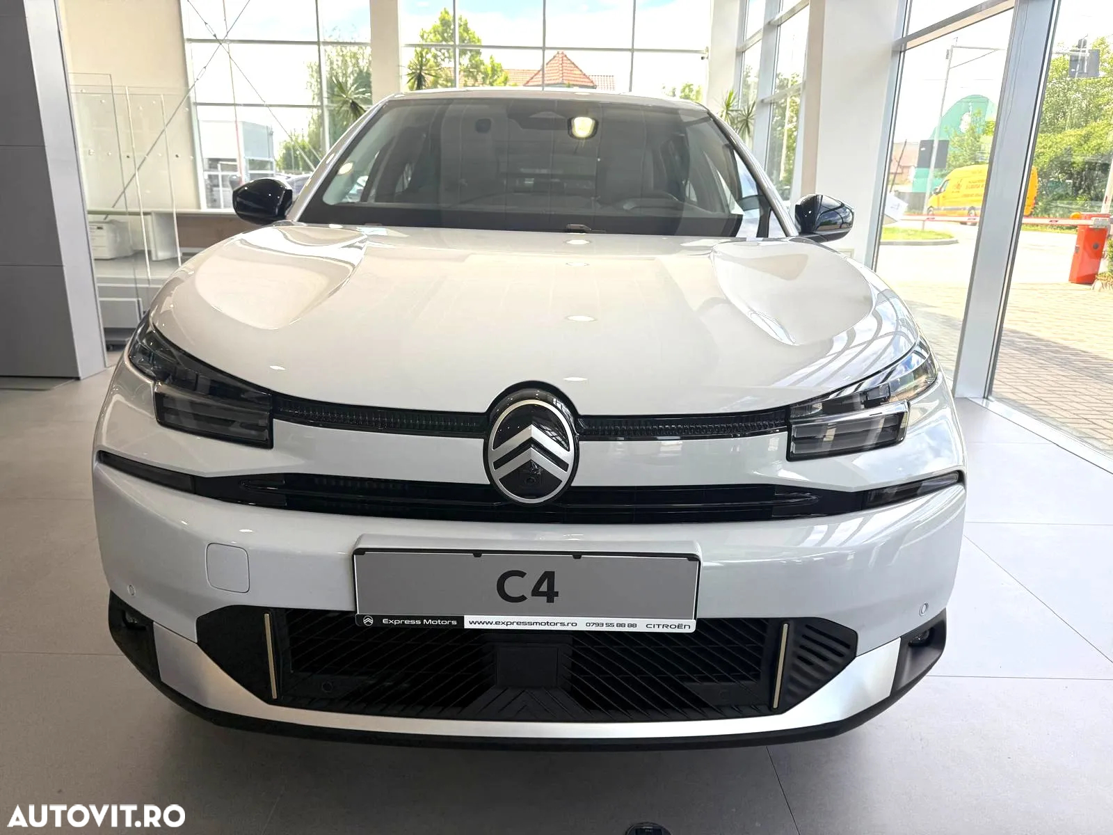 Citroën C4 1.2 PureTech S&S EAT8 Shine - 2