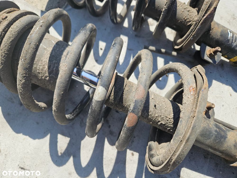 Amortyzator sprężyna McPherson lewy prawy przód Chevrolet Nubira Lacetti 2,0 TCDI 89kW 121KM 2008r - 2