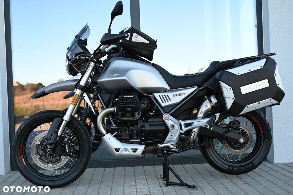 Moto Guzzi V85 - 3