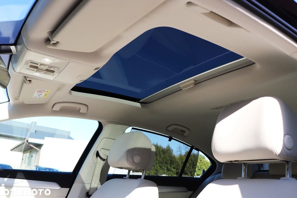 Volkswagen Passat 2.0 TDI SCR DSG Comfortline - 15