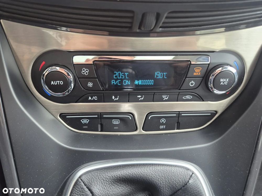 Ford Kuga 2.0 TDCi 4x4 Titanium - 17