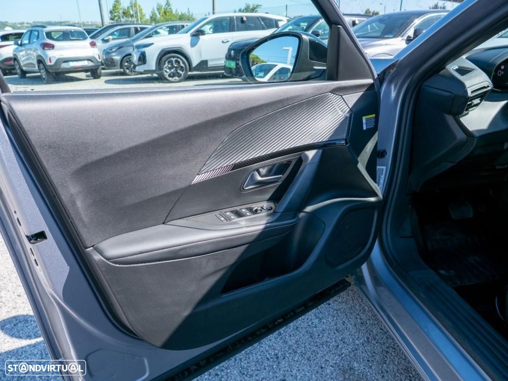 Peugeot e-2008 54 kWh Allure - 21