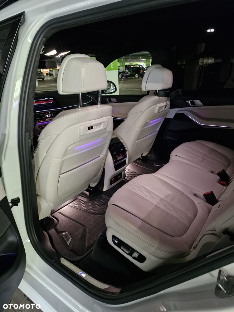 BMW X7 - 30