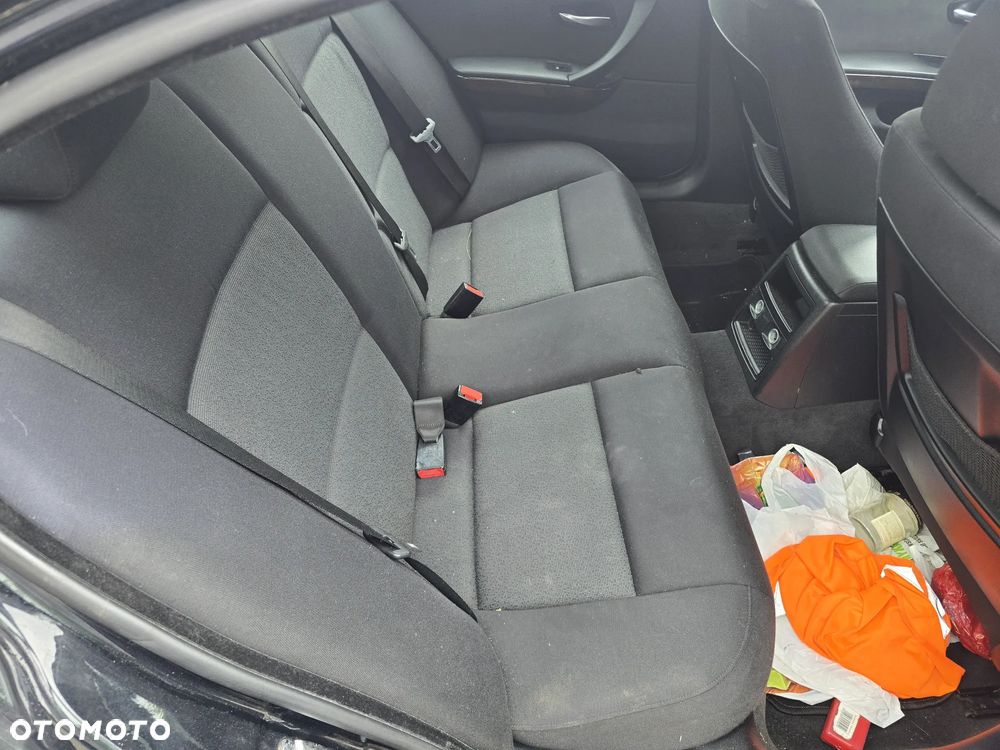 BMW Seria 3 318i - 12