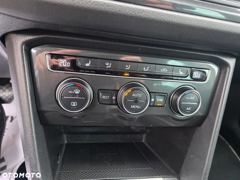 Volkswagen Tiguan - 9