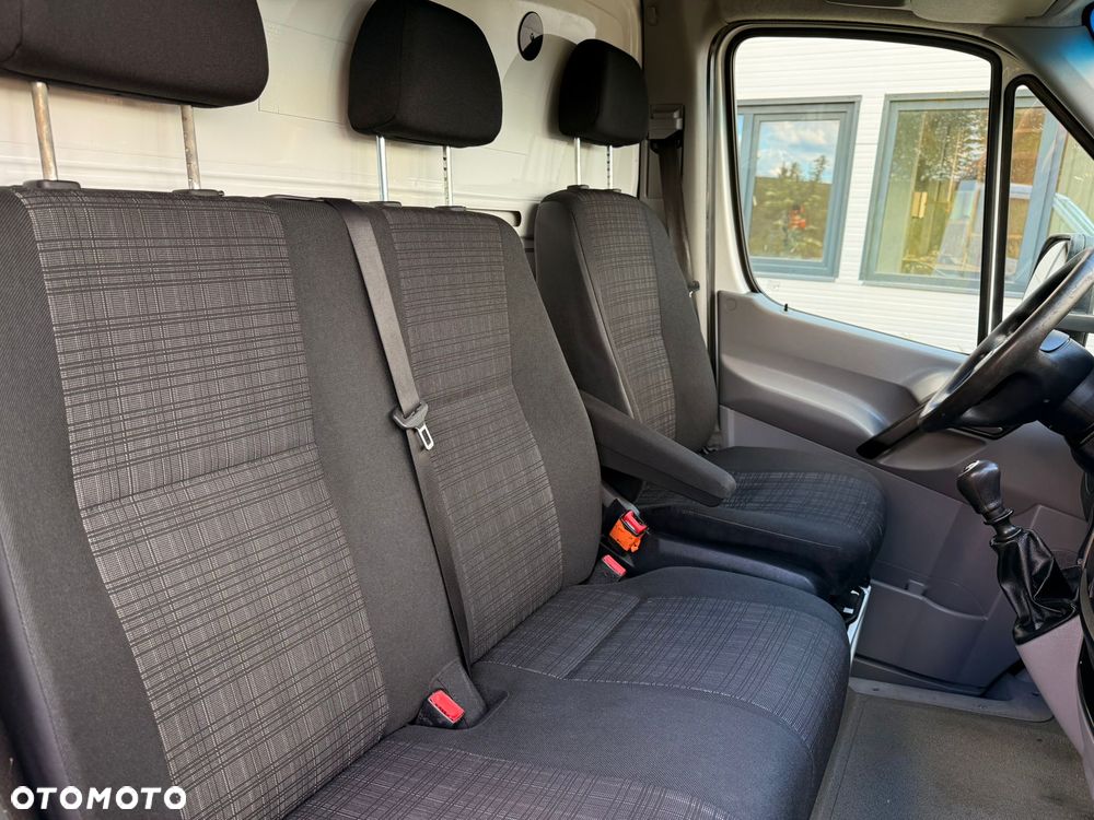 Mercedes-Benz Sprinter - 26