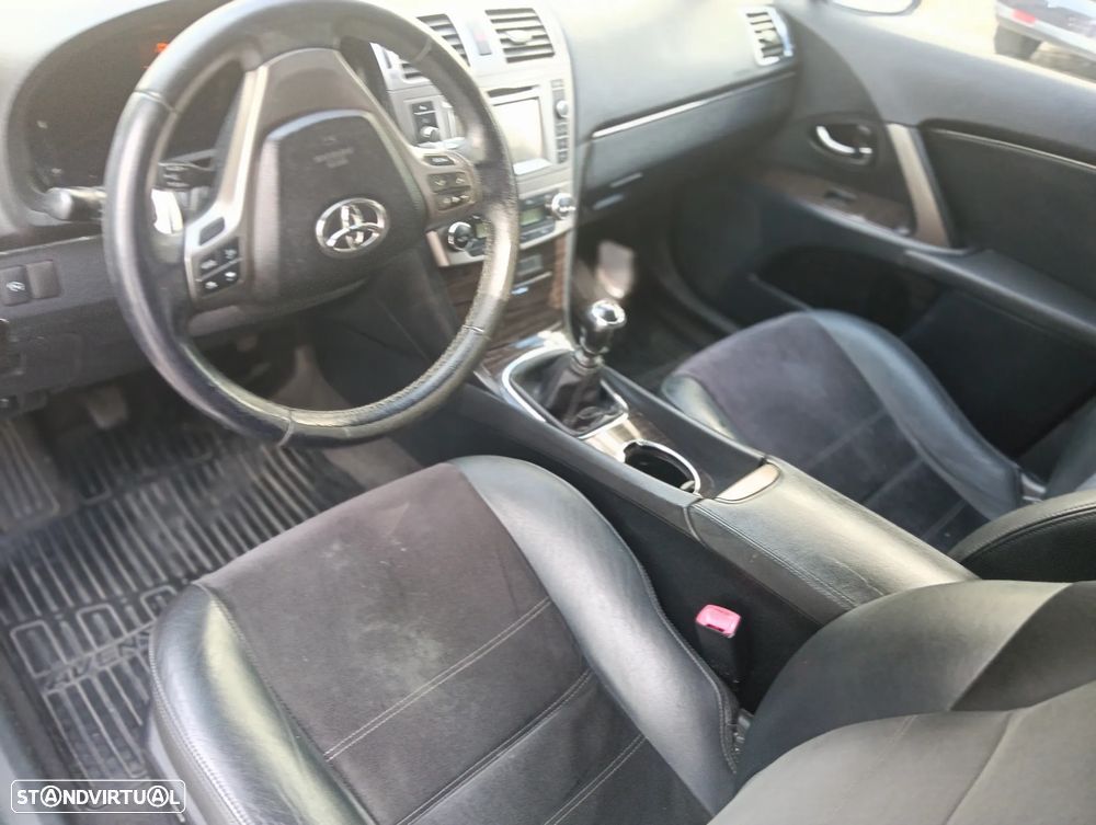 Toyota Avensis SW 2.0 D-4D Exclusive - 15