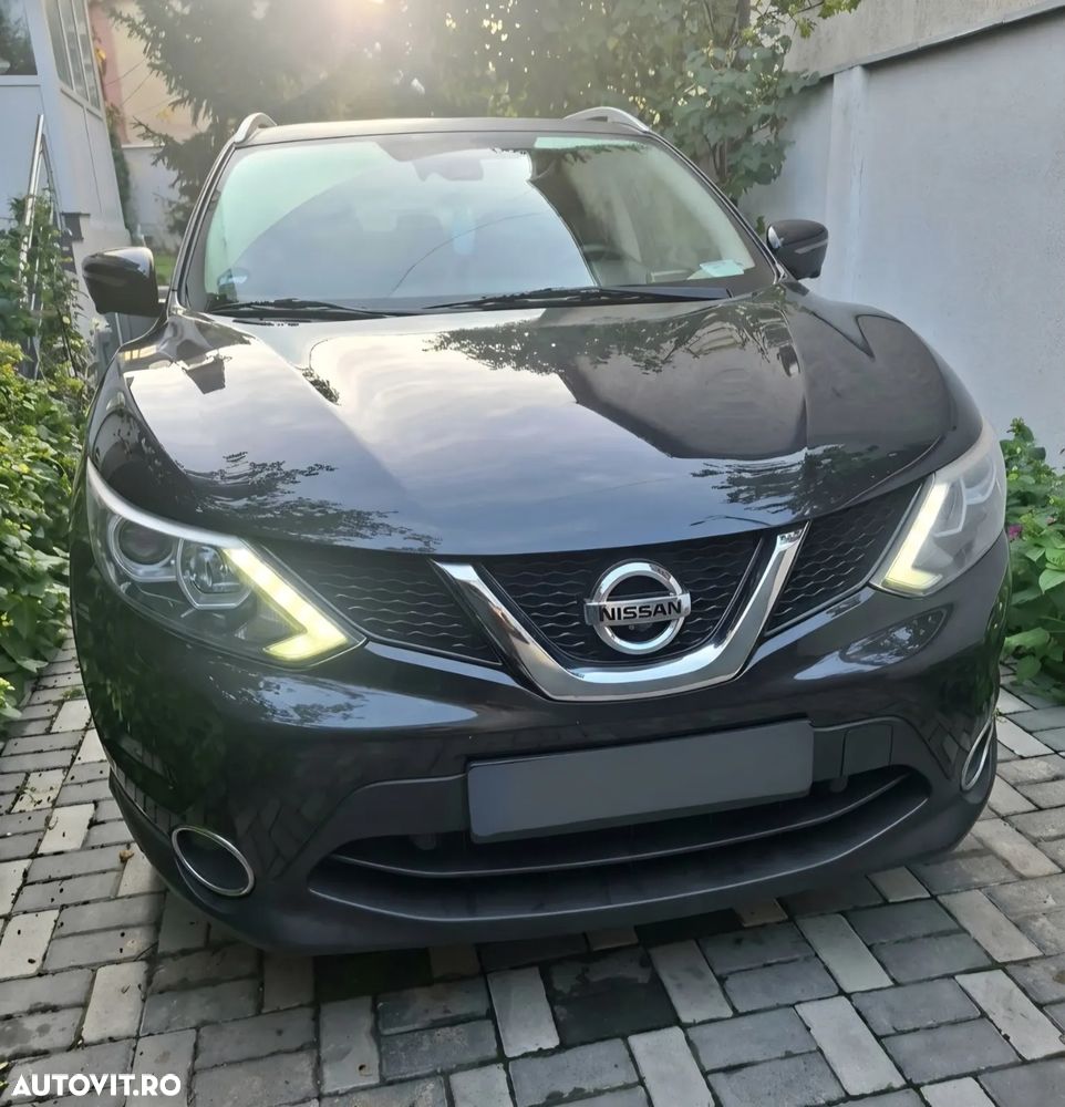 Utilizat Nissan Qashqai 2015 - 9 600 EUR, 185 800 km - Autovit.ro