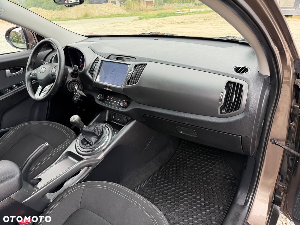 Kia Sportage 2.0 CVVT 2WD Spirit - 27