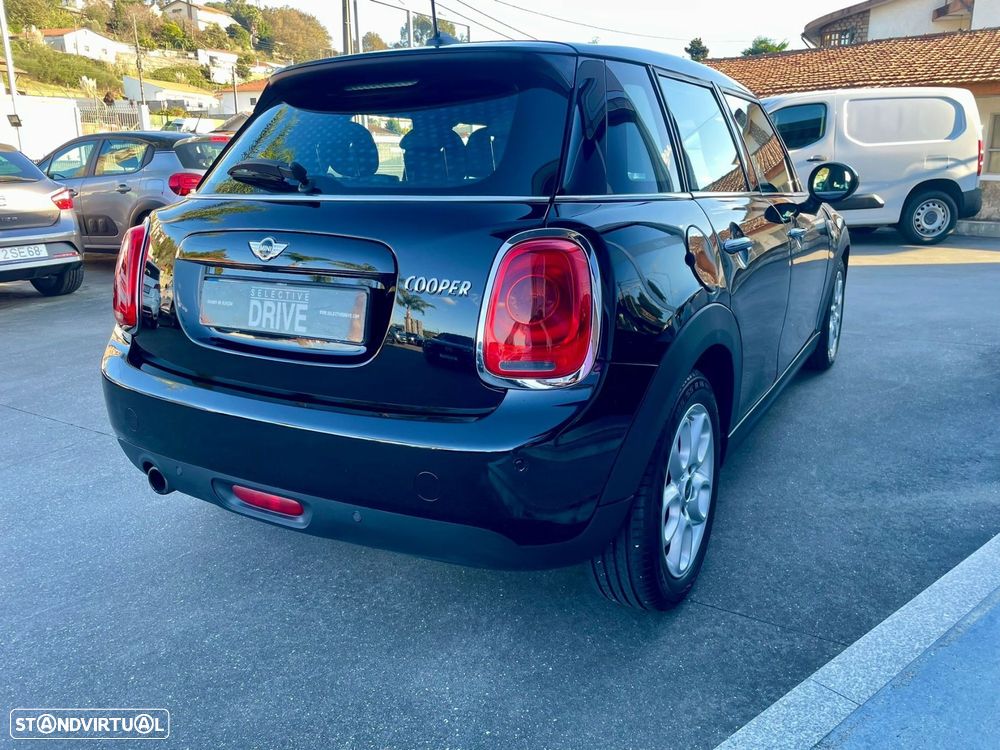 MINI 5 Portas Cooper Auto - 4