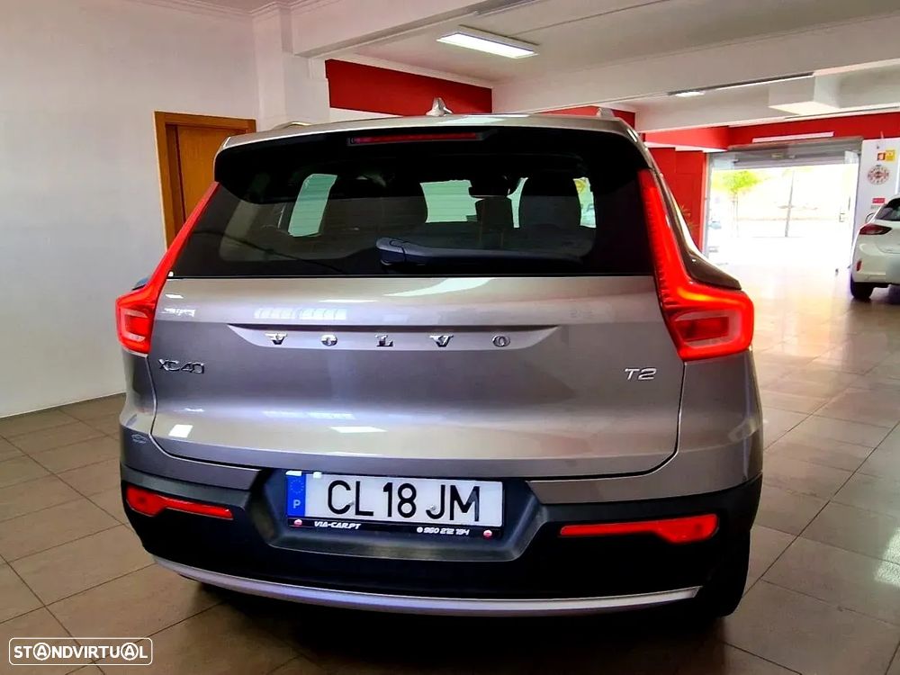 Volvo XC 40 1.5 T2 Momentum Plus Geartronic - 5