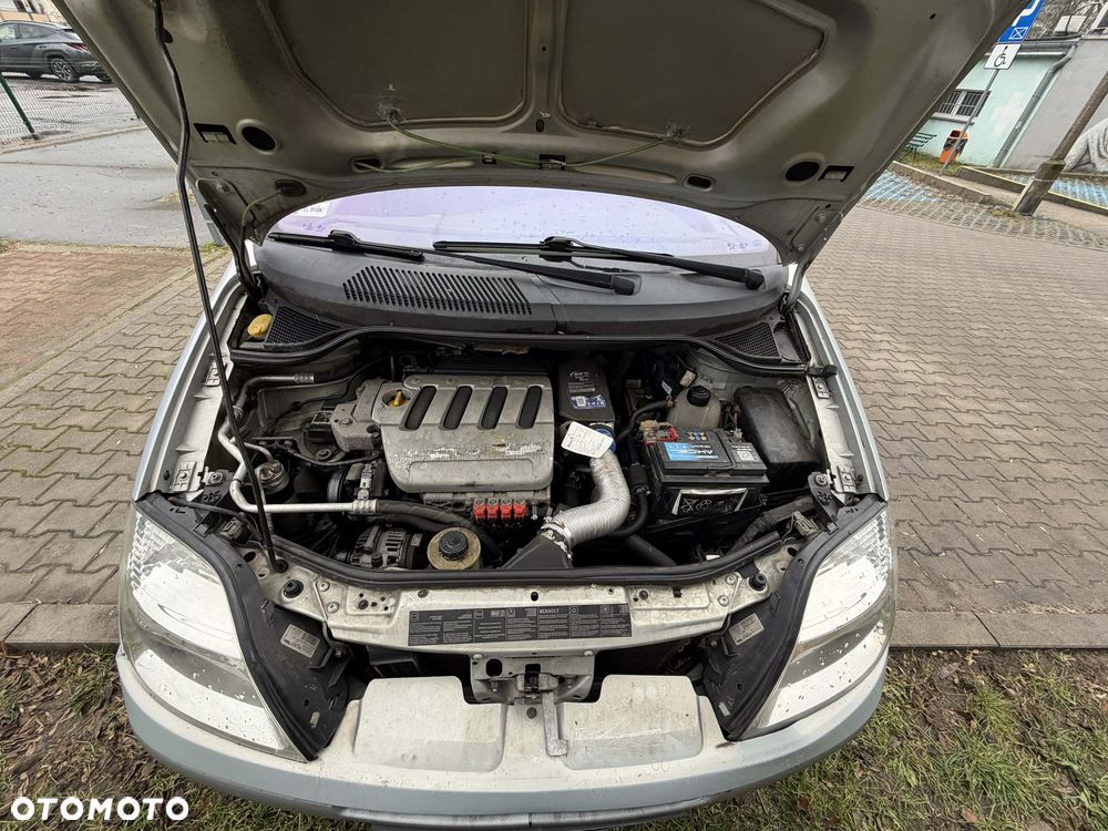 Renault Scenic 1.6 16V Family - 2