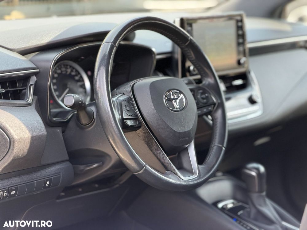 Toyota Corolla 1.8 HSD Business - 8