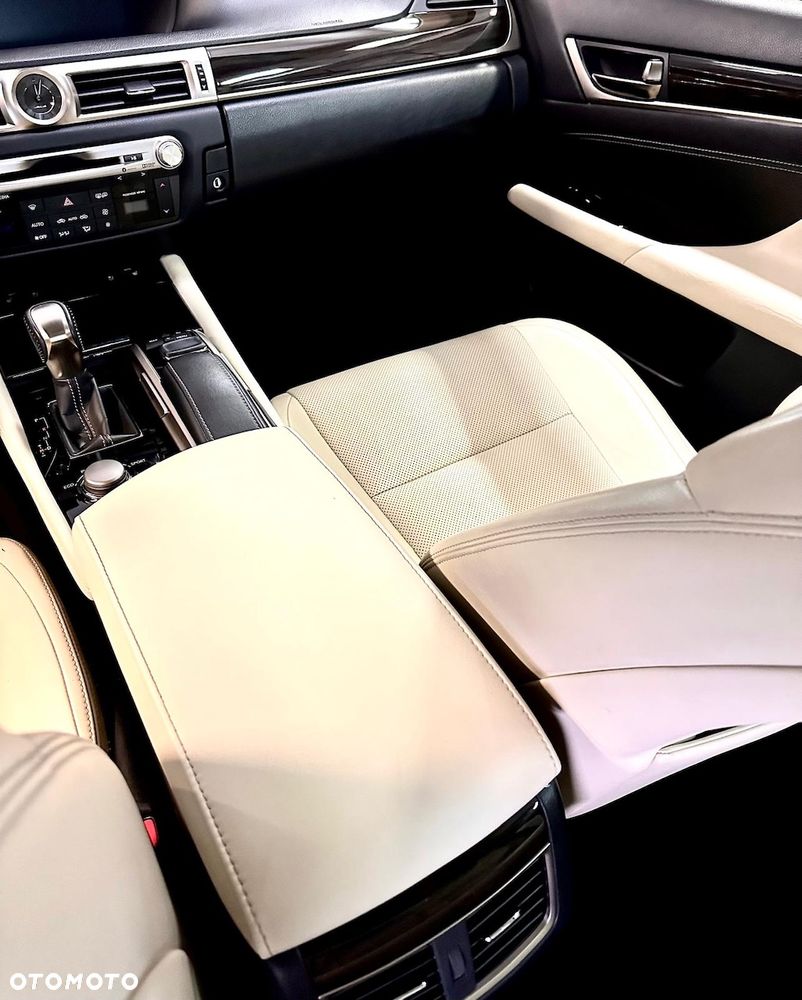 Lexus GS 200t / 300 Prestige - 14