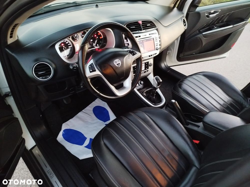 Lancia Delta 1.6 MJ Silver - 13