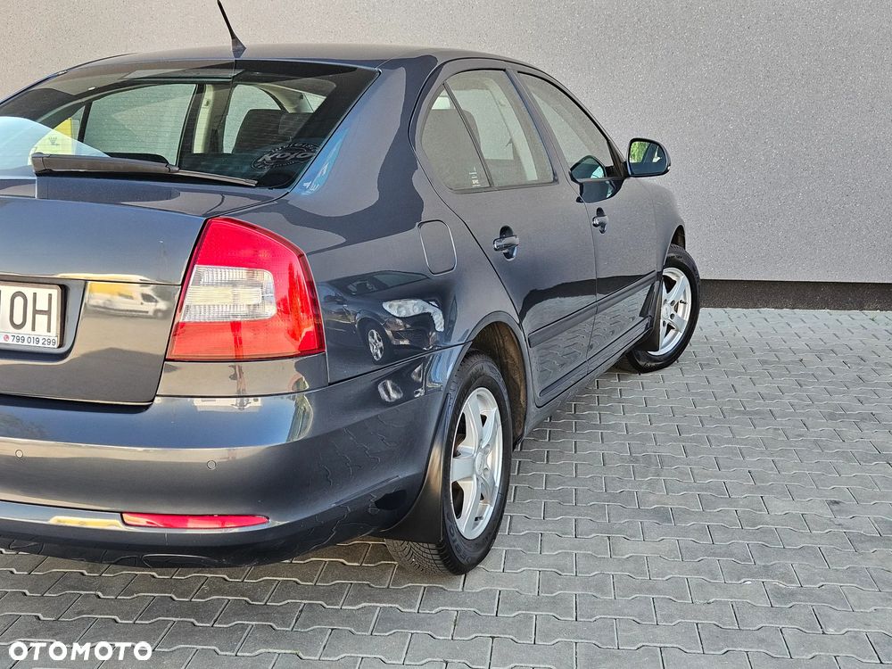 Skoda Octavia 1.6 Ambiente - 24