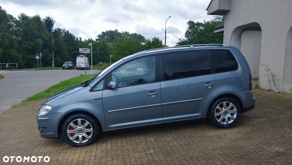 Volkswagen Touran 2.0 TDI R-Line Edition - 3