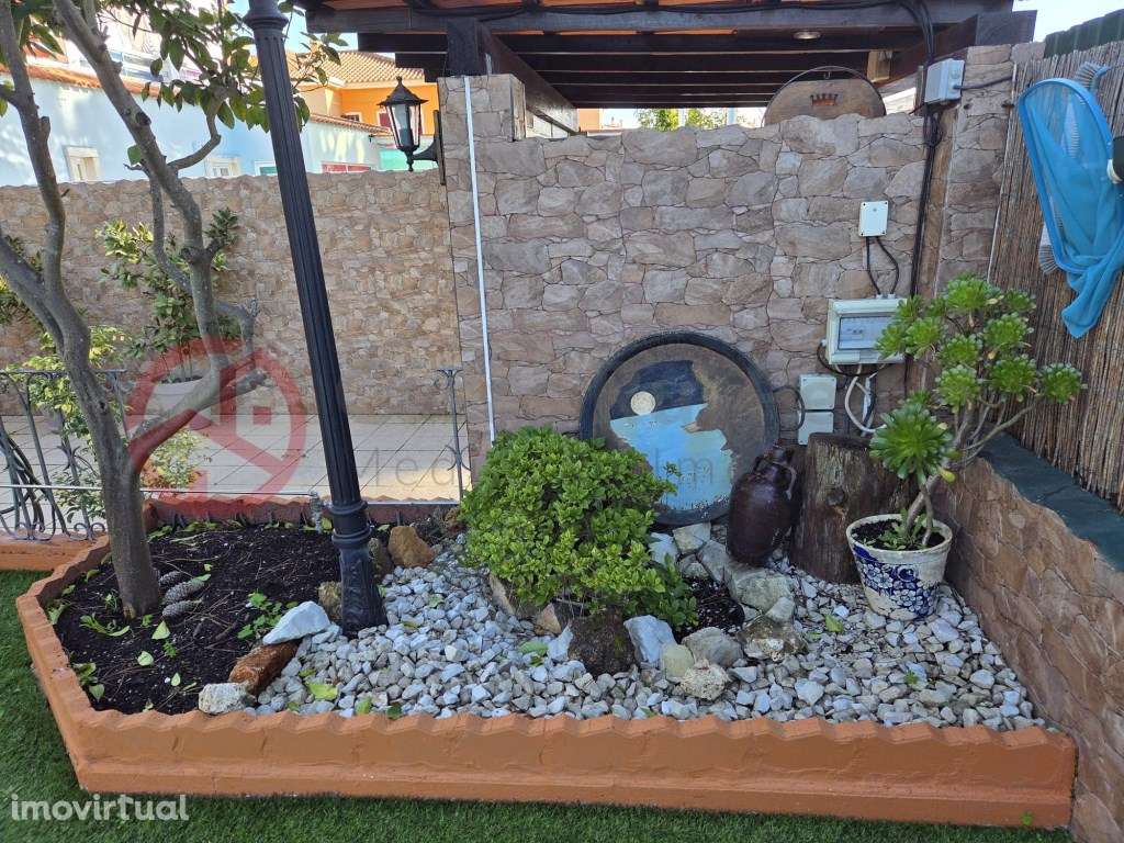 Moradia ou Hostel de Alojamento Local, na Charneca da Caparica - Grande imagem: 5/39