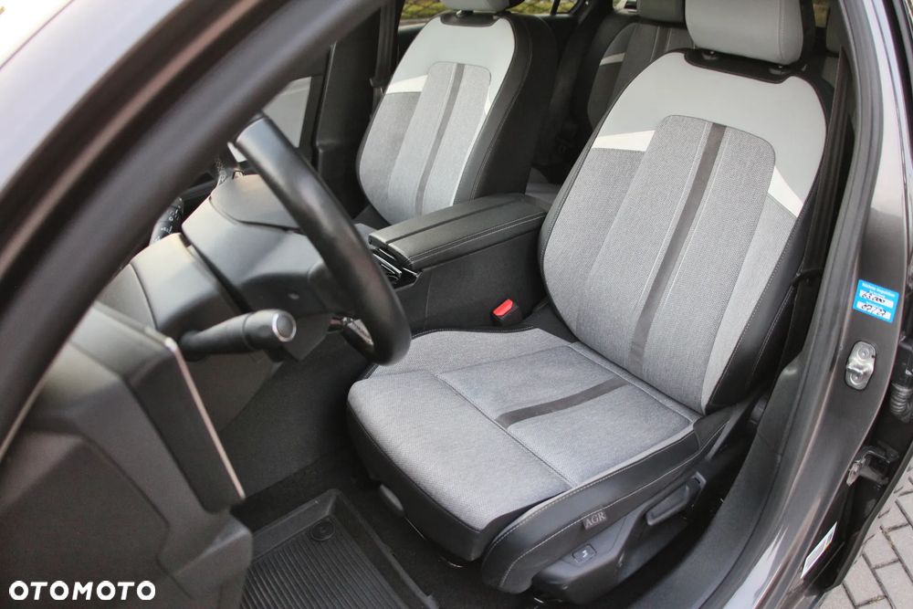 Opel Astra 1.2 Turbo Elegance - 21