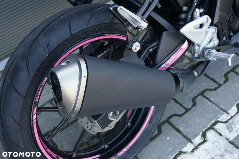 Suzuki GSX - 6