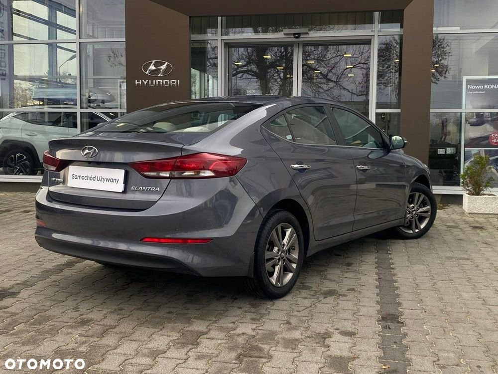 Hyundai Elantra - 7