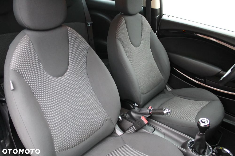 MINI Cooper D Baker Street - 23