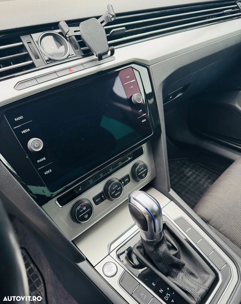 Volkswagen Passat 2.0 TDI DSG Comfortline - 8