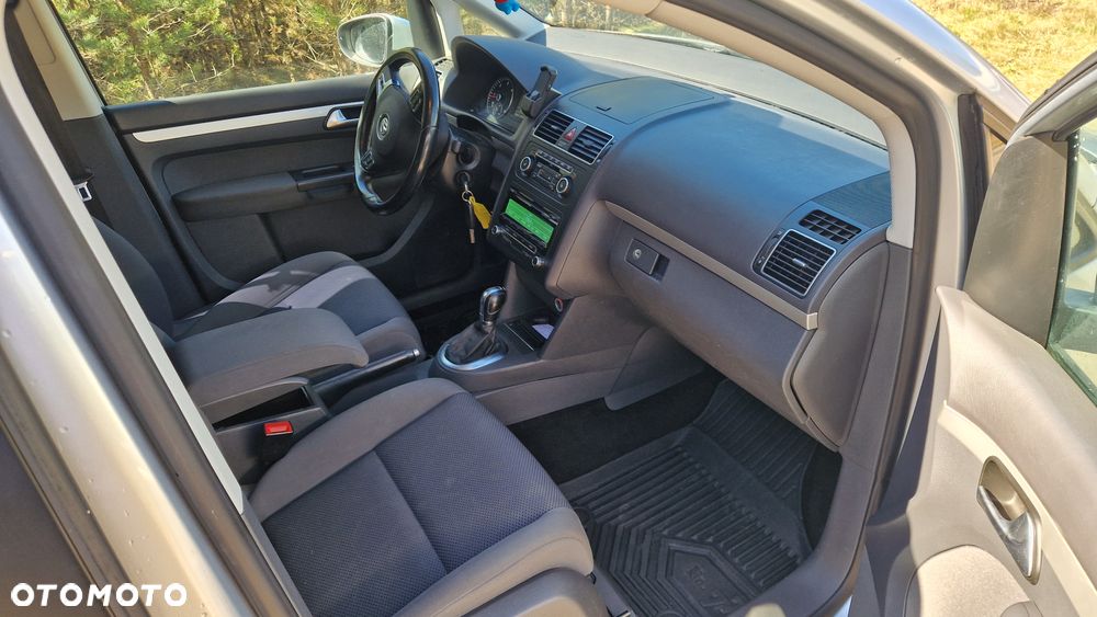 Volkswagen Touran 1.6 TDI DPF DSG Highline - 6