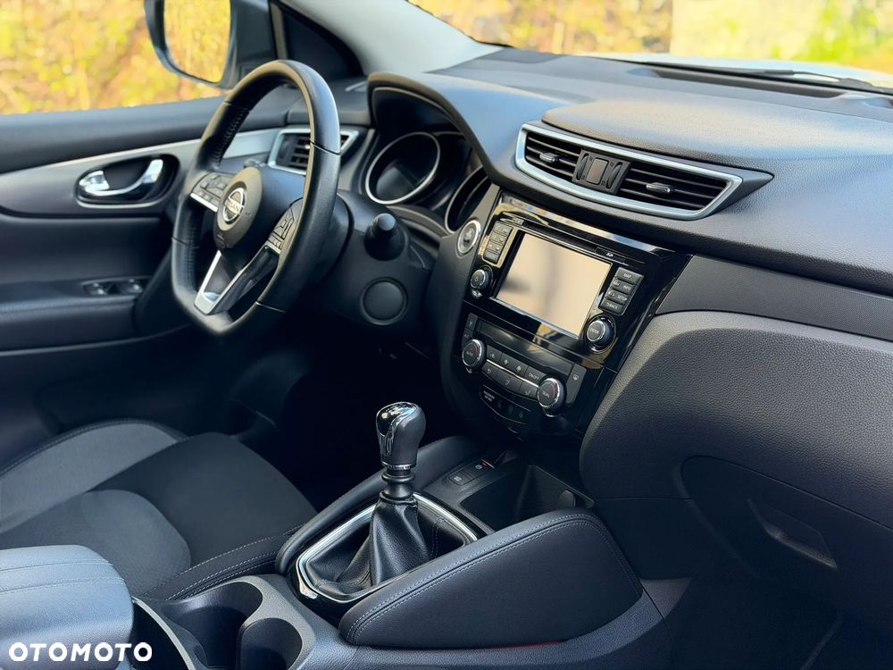 Nissan Qashqai 1.3 DIG-T N-Connecta - 29