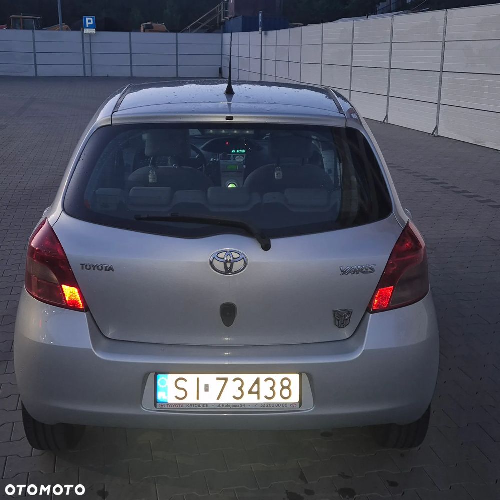 Toyota Yaris 1.3 VVT-i Executive - 6