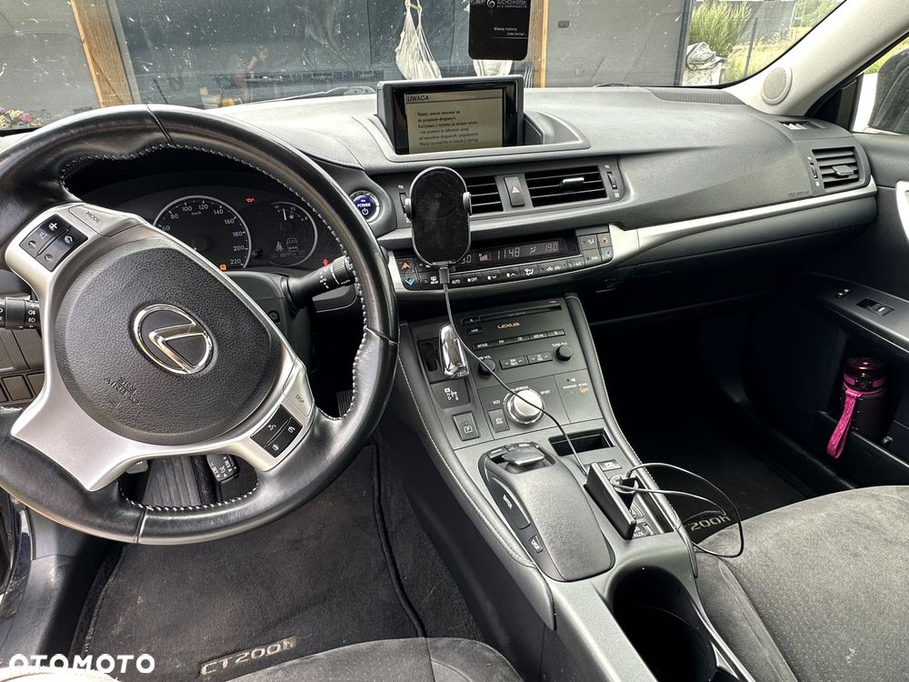 Lexus CT - 10