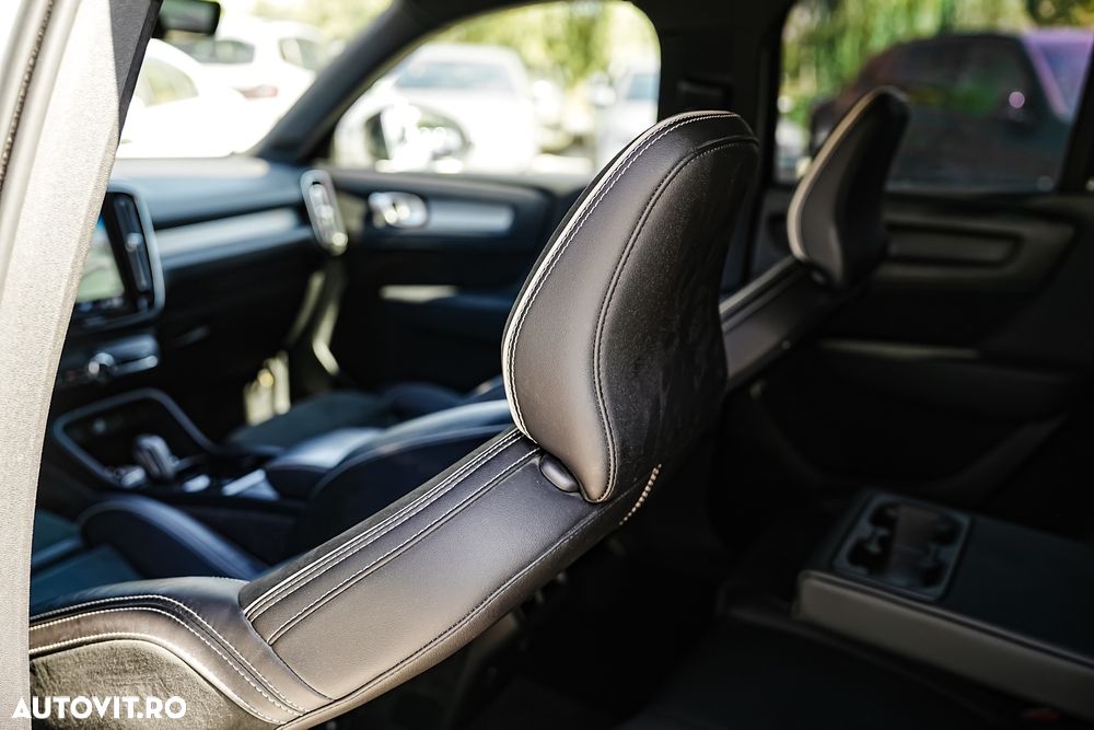 Volvo XC 40 D4 AWD Geartronic R-Design - 12