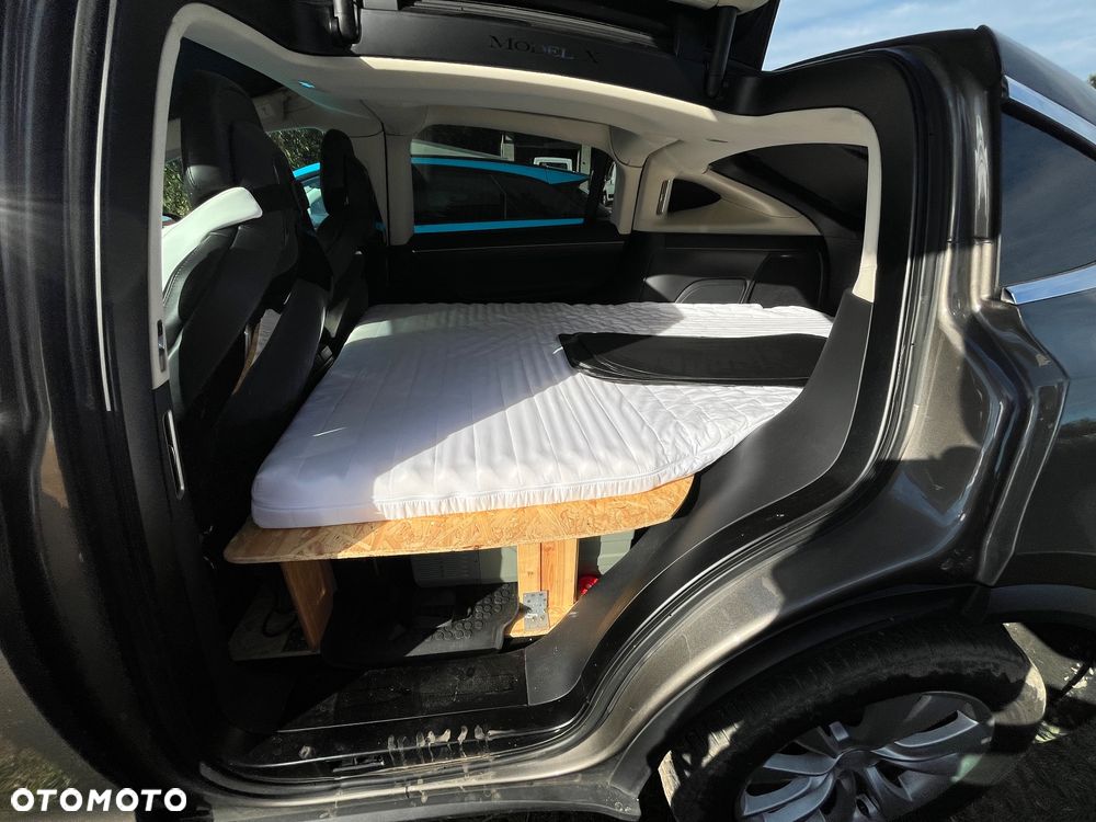 Tesla Model X Long Range Plus - 6